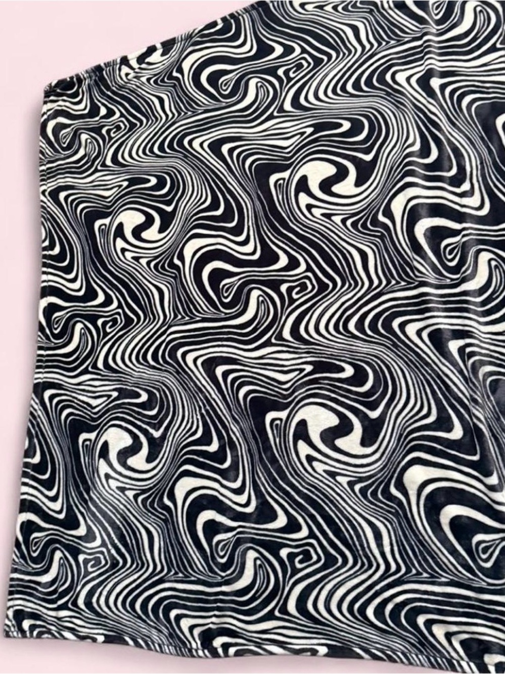 Black and Cream Swirl Blanket